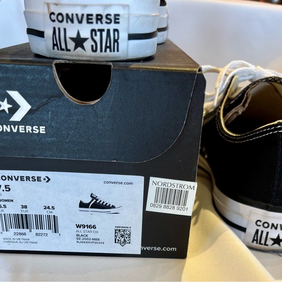 Converse Sneaker Size 7.5 - Picture 2 of 5